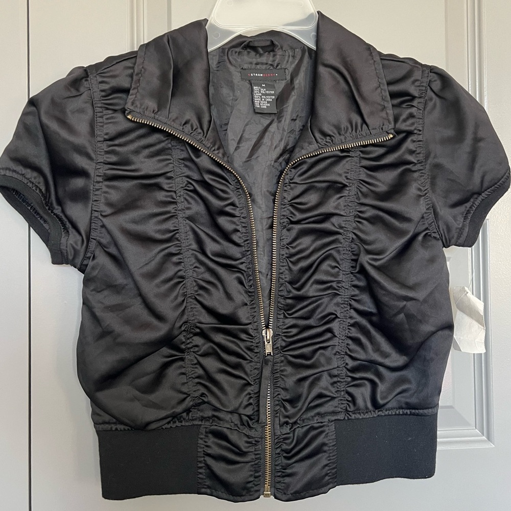 Black Ruched Zip-Front Short Sleeve Jacket